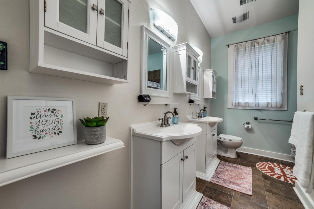 Downtown Historic 2Bdrm, Walk To Riverwalk, Alamo; Beautifully Renovated! 圣安东尼奥 外观 照片