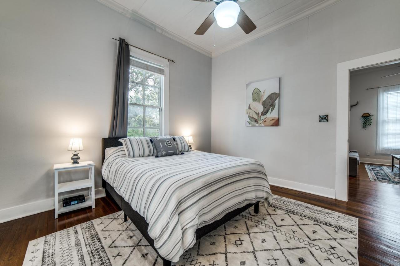 Downtown Historic 2Bdrm, Walk To Riverwalk, Alamo; Beautifully Renovated! 圣安东尼奥 外观 照片