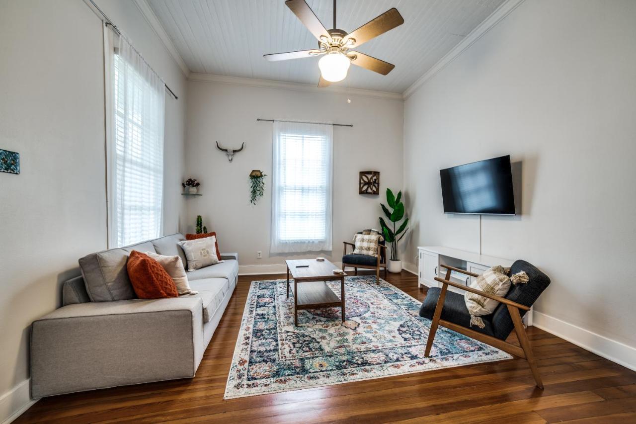 Downtown Historic 2Bdrm, Walk To Riverwalk, Alamo; Beautifully Renovated! 圣安东尼奥 外观 照片
